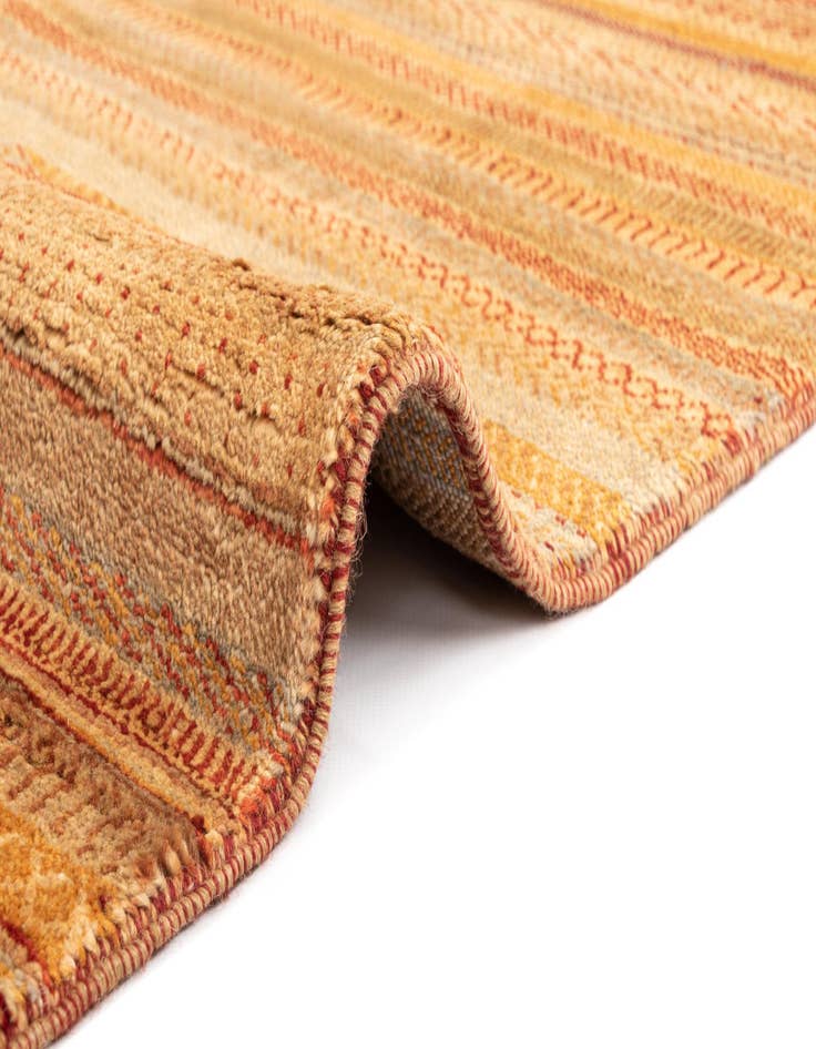 Detail image of 4' 2 x 5' 9 Tabiibaft Wool Rug