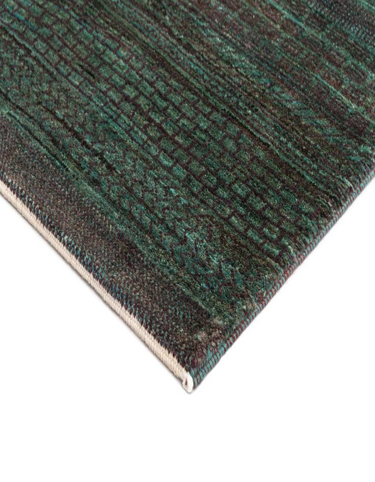 Detail image of  4' 2 x 6' Tabiibaft Wool Rug