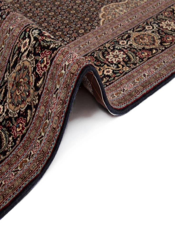 Detail image of  6' 8 x 10' 1 Tabriz Mahi Rug