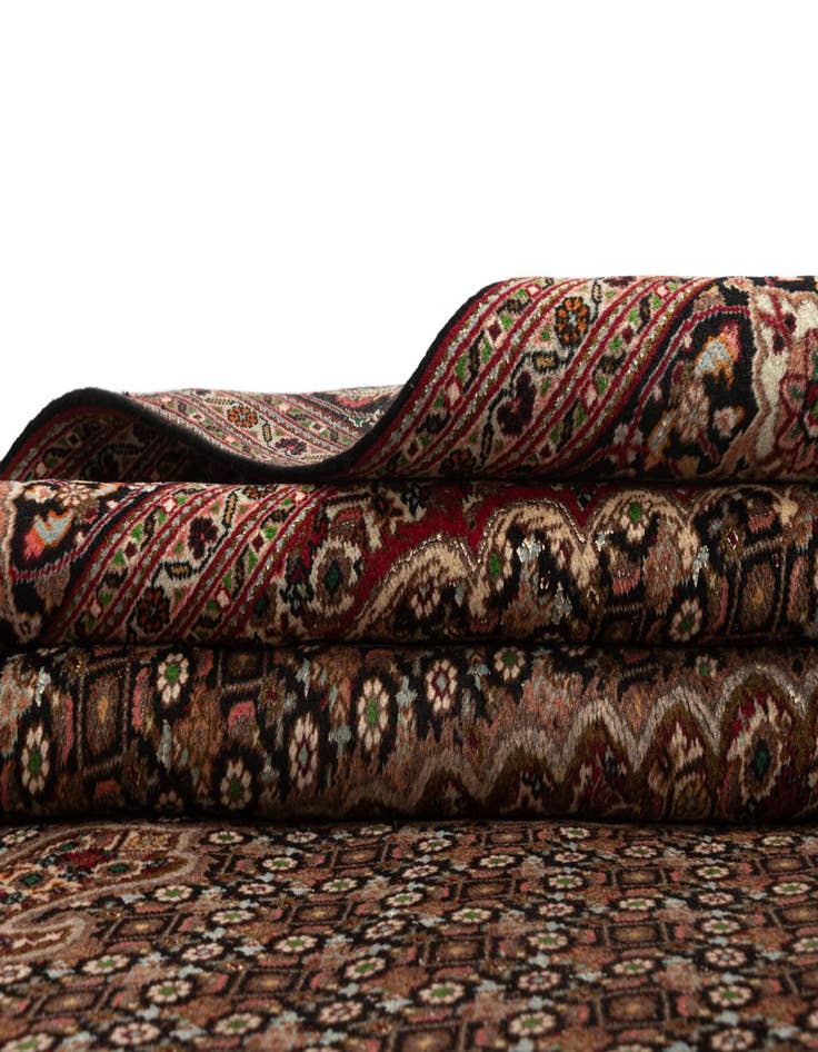 Detail image of  6' 8 x 9' 9 Tabriz Mahi Rug