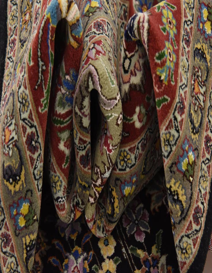 Detail image of  6' 6 x 10'  Hand Knotted Tabriz Persian Rug