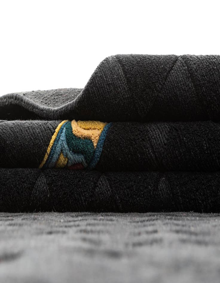 Detail image of  7' 1 x 9' 10 Tibet Rug