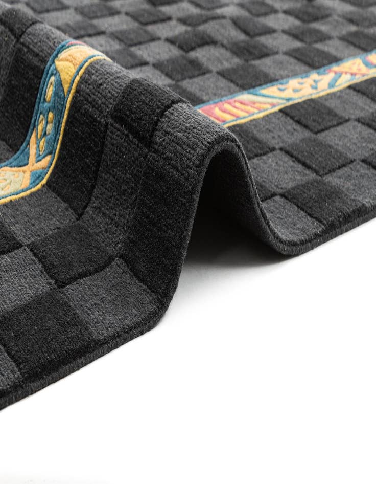 Detail image of  7' 1 x 9' 10 Tibet Rug