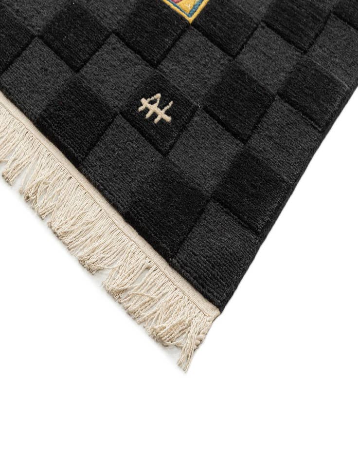 Detail image of  7' 1 x 9' 10 Tibet Rug