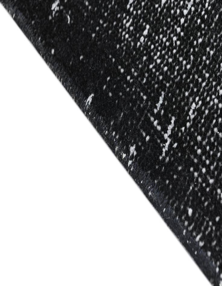 Detail image of  5' 1 x 9' 2 Ultra Vintage Wool Rug