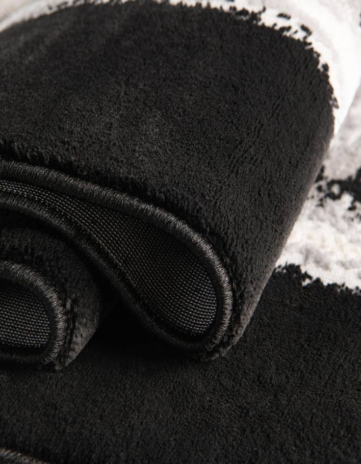 Detail image of  5' 3 x 8' Vince Camuto Rug