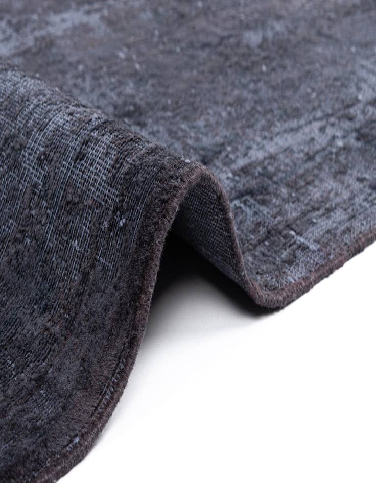 Detail image of  9' 11 x 12' 11 Vintage Royal Wool Rug