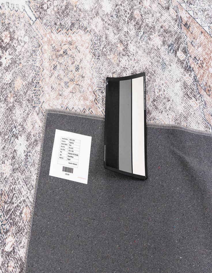 Detail image of  5' x 8' Yara Rug