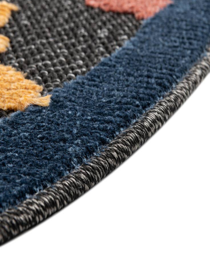 Detail image of  3' 3 x 3' 3  Washable Belize Indoor / Outdoor Round Rug