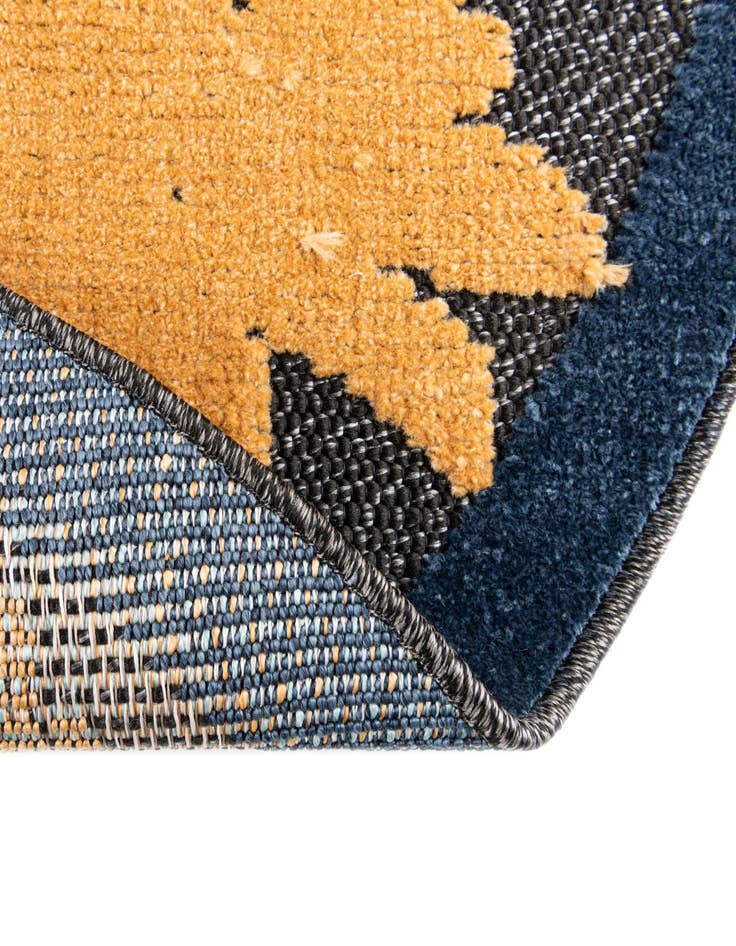 Detail image of  3' 3 x 3' 3  Washable Belize Indoor / Outdoor Round Rug