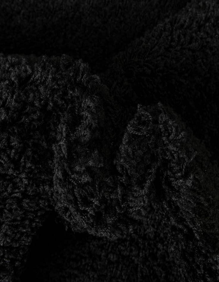 Detail image of  7' 10 x 7' 10 Everyday Shag Round Rug