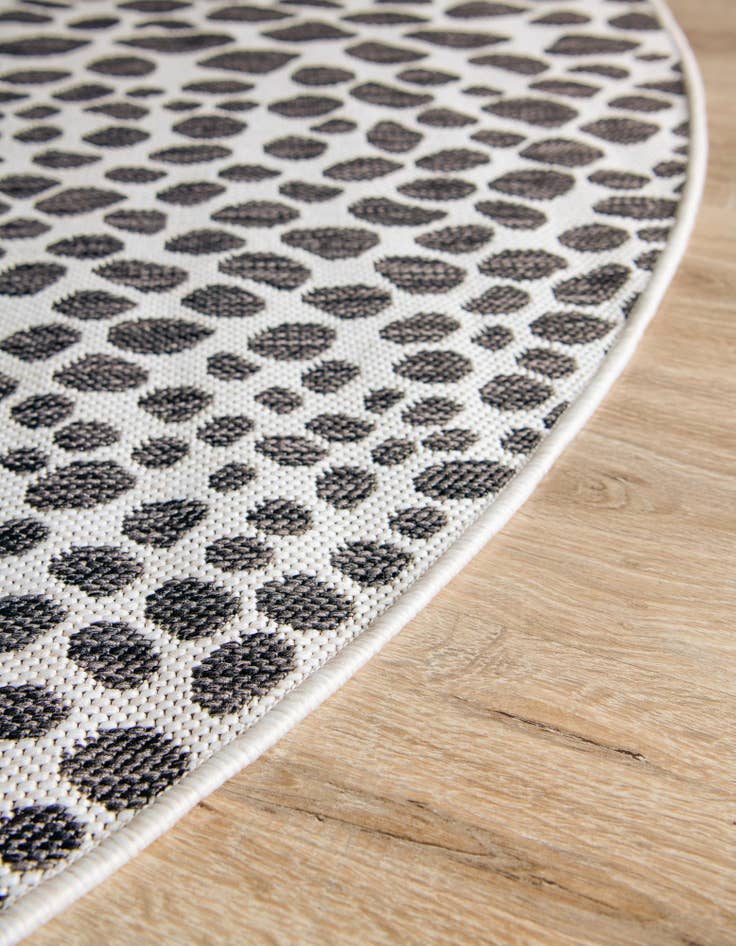 Detail image of  6' 7 x 6' 7  Washable Jill Zarin Cape Town Indoor / Outdoor Round Rug