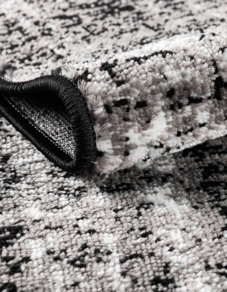 Detail image of  7' 10 x 7' 10 Laguna Round Rug