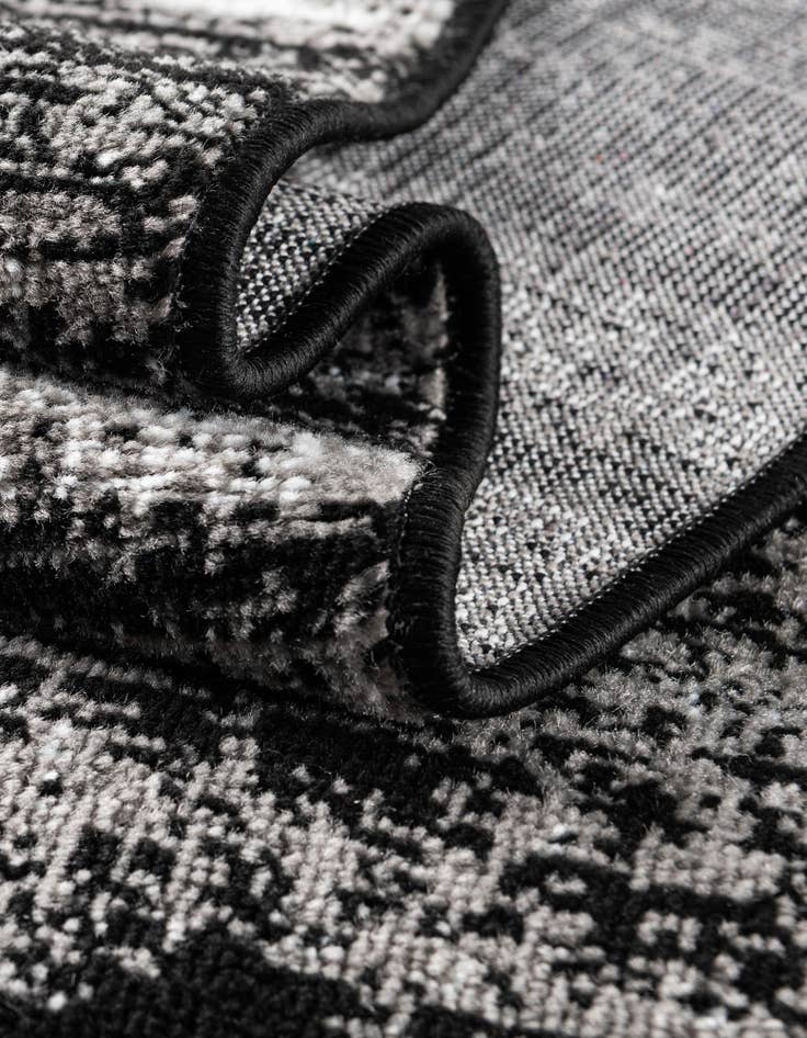 Detail image of  7' 10 x 7' 10 Laguna Round Rug