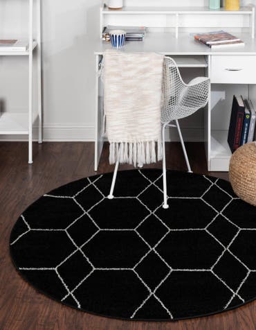  6' x 6' Lattice Frieze Round Rug