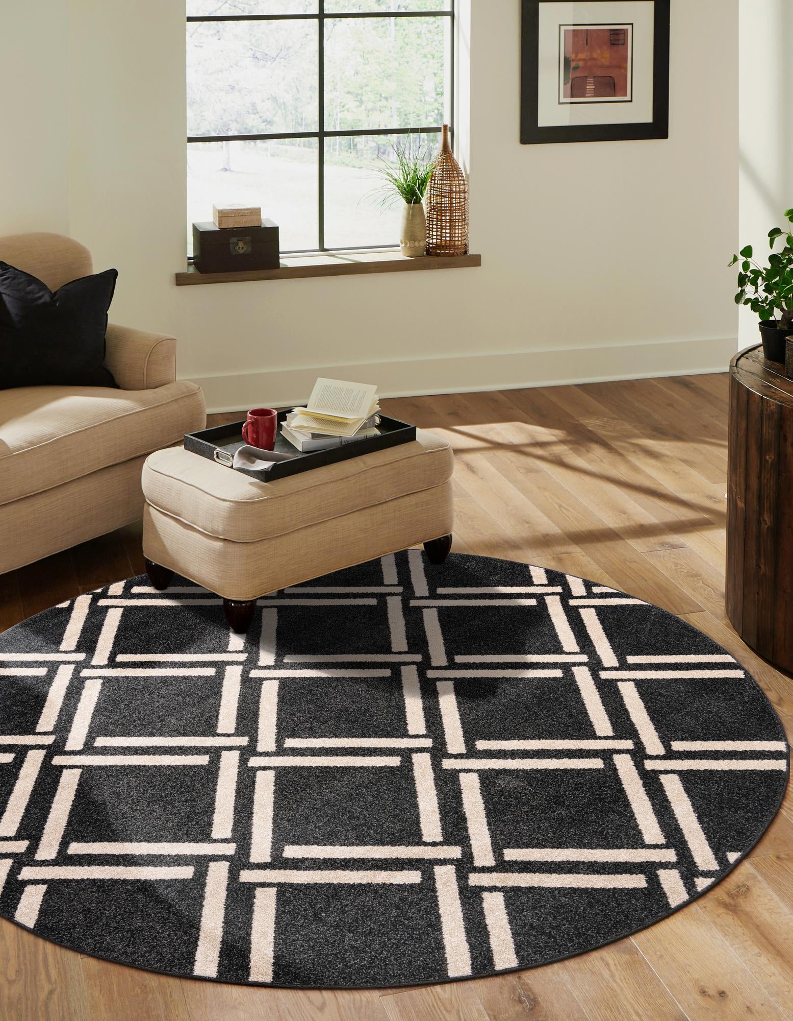 Black 8' x 8' Darian Lattice Round Rug | Rugs.com