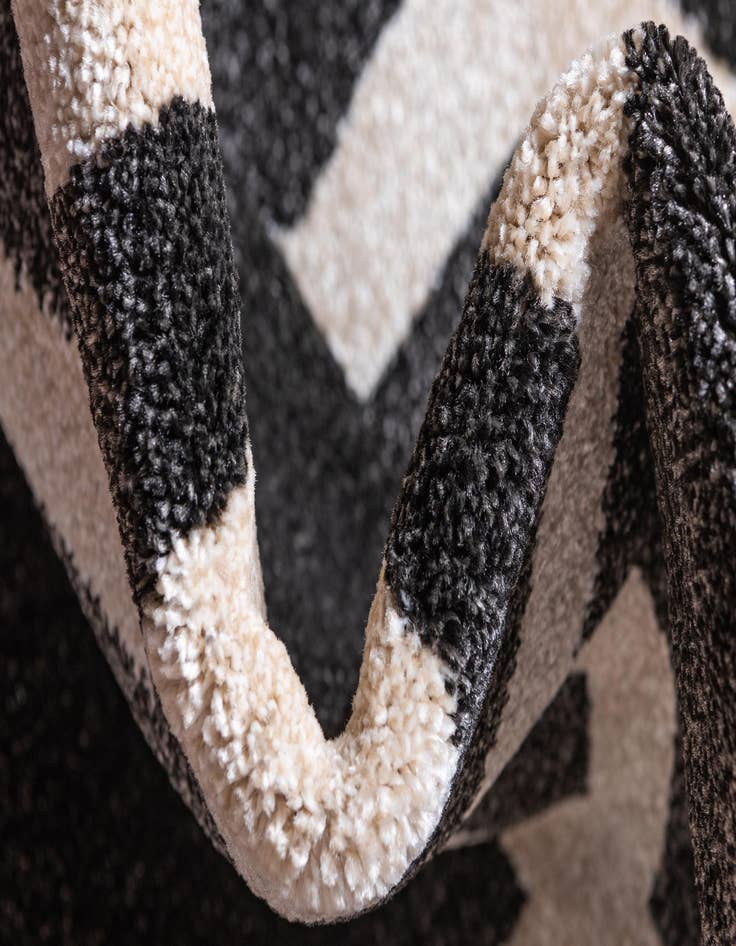 Detail image of  3' 3 x 3' 3 Lattice Round Rug