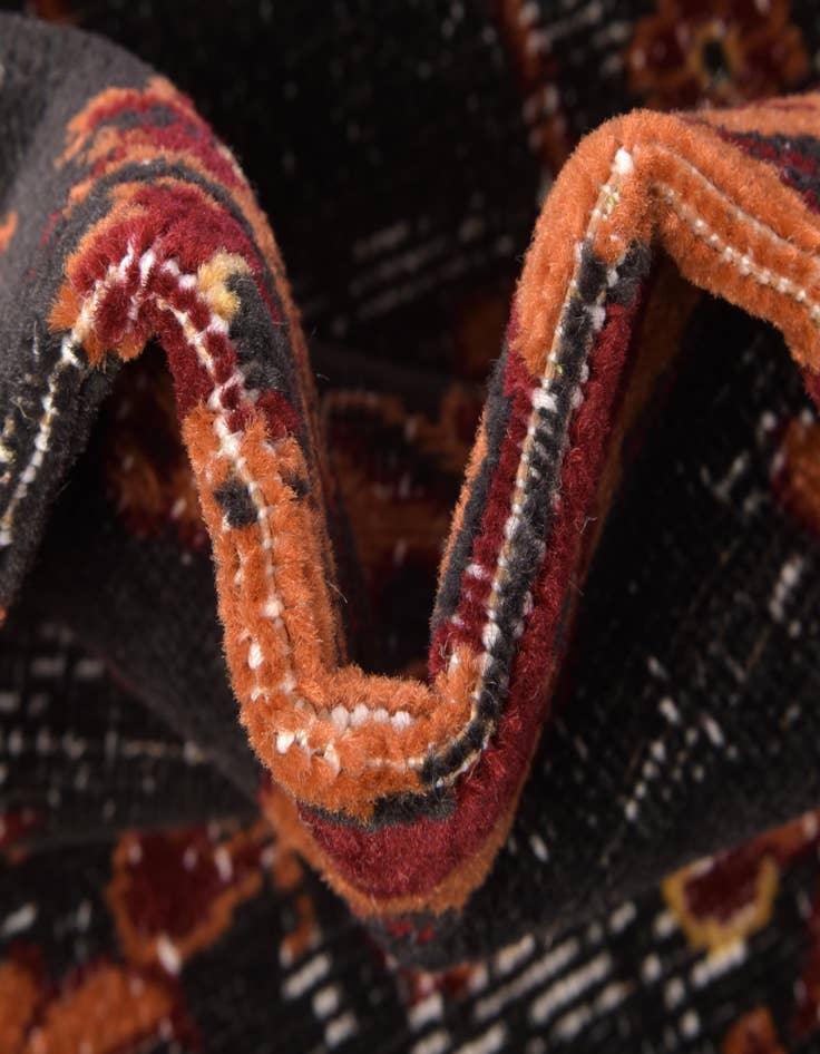 Detail image of  5' 3 x 5' 3 Lucerne Round Rug