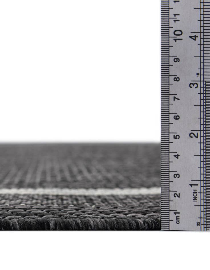 Detail image of  5' 3 x 5' 3  Washable Border Indoor / Outdoor Round Rug