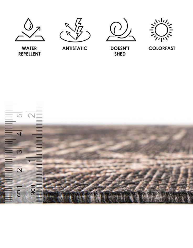 Detail image of  7' 10 x 7' 10  Washable Coastal Indoor / Outdoor Round Rug