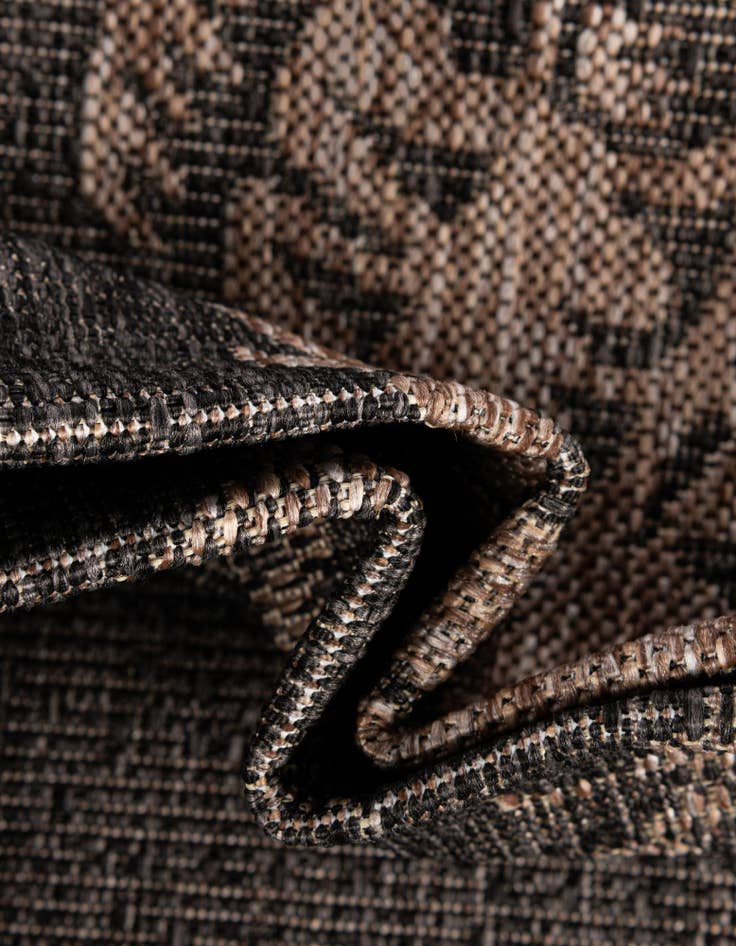 Detail image of  7' 10 x 7' 10  Washable Coastal Indoor / Outdoor Round Rug