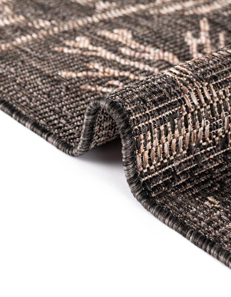 Detail image of  7' 10 x 7' 10  Washable Coastal Indoor / Outdoor Round Rug