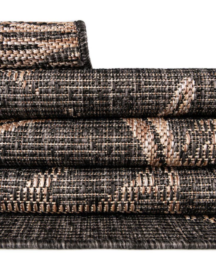 Detail image of  7' 10 x 7' 10  Washable Coastal Indoor / Outdoor Round Rug