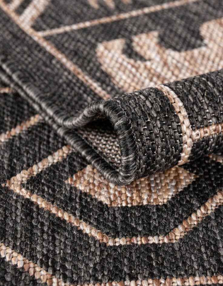 Detail image of  13' x 13'  Washable Southwestern Indoor / Outdoor Round Rug