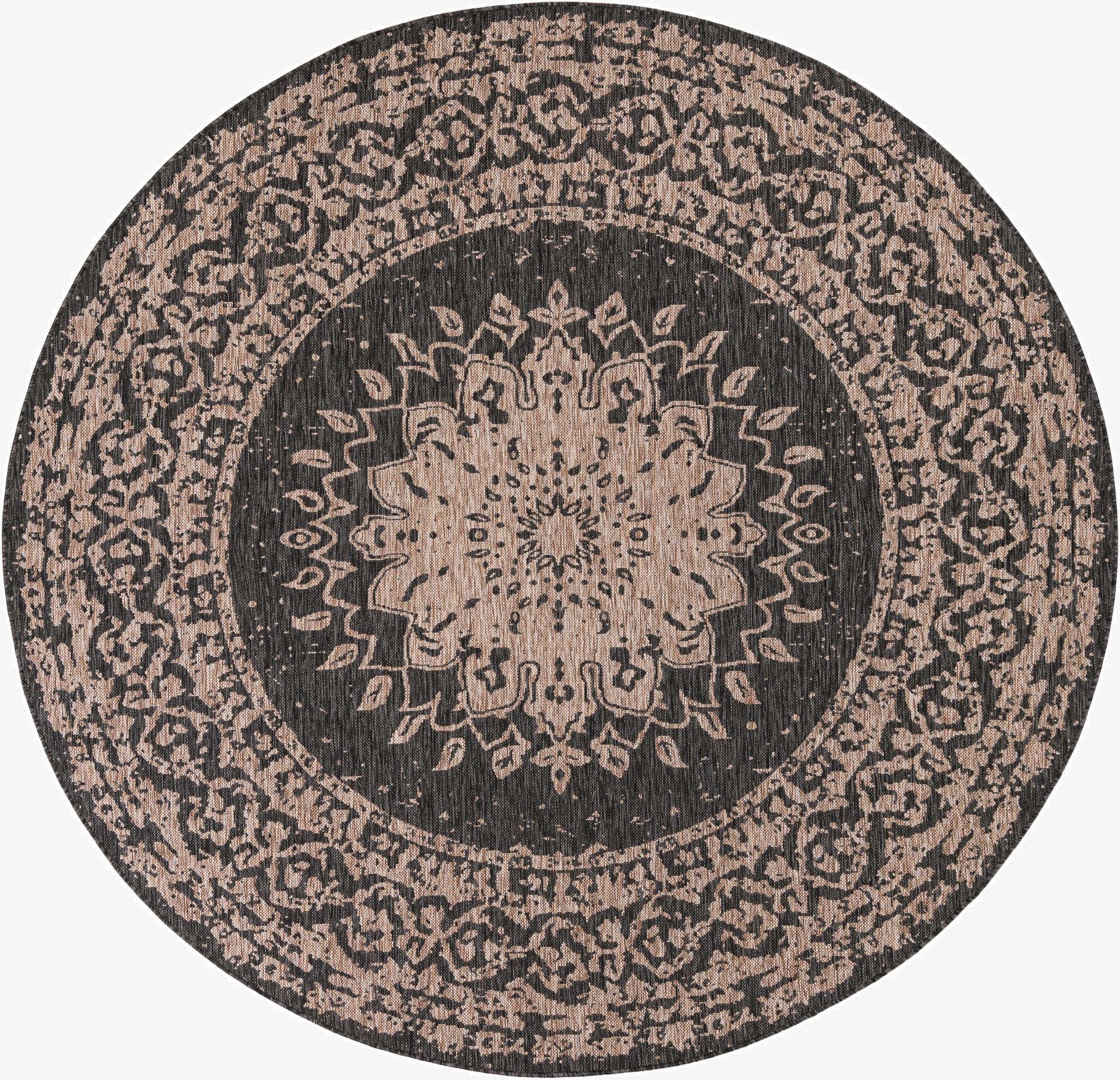  7' 10 x 7' 10  Washable Traditional Indoor / Outdoor Round Rug
