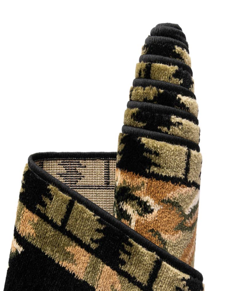 Detail image of  10' x 10' Pastoral Round Rug