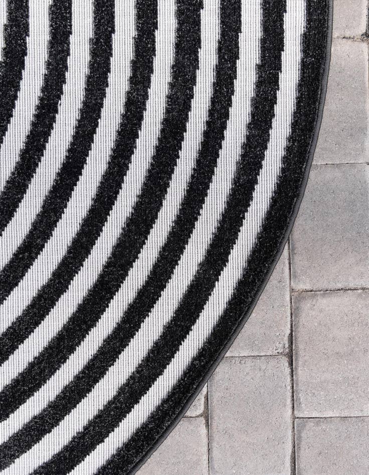 Detail image of  8' x 8'  Washable Sabrina Soto Prescott Indoor / Outdoor Round Rug