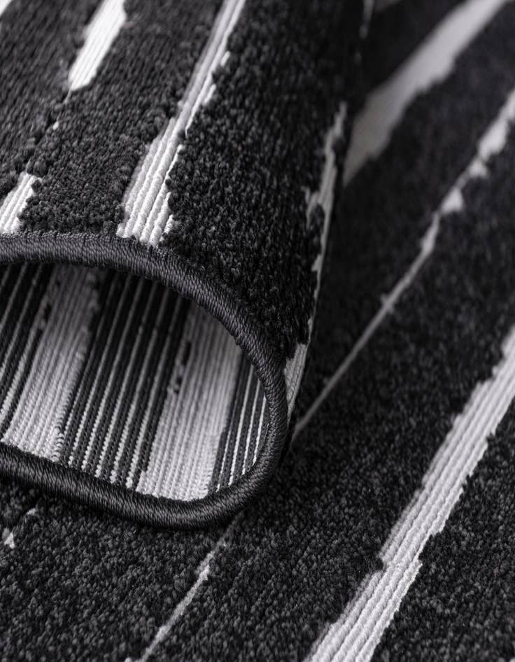 Detail image of  8' x 8'  Washable Sabrina Soto Ola Indoor / Outdoor Round Rug