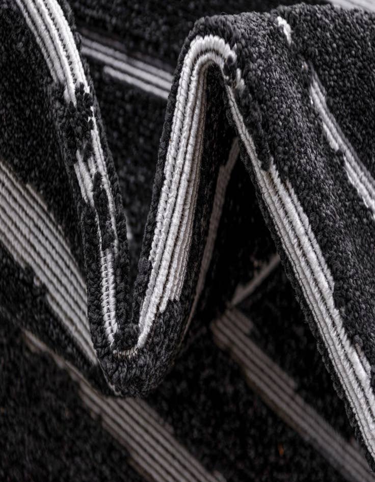 Detail image of  8' x 8'  Washable Sabrina Soto Ola Indoor / Outdoor Round Rug