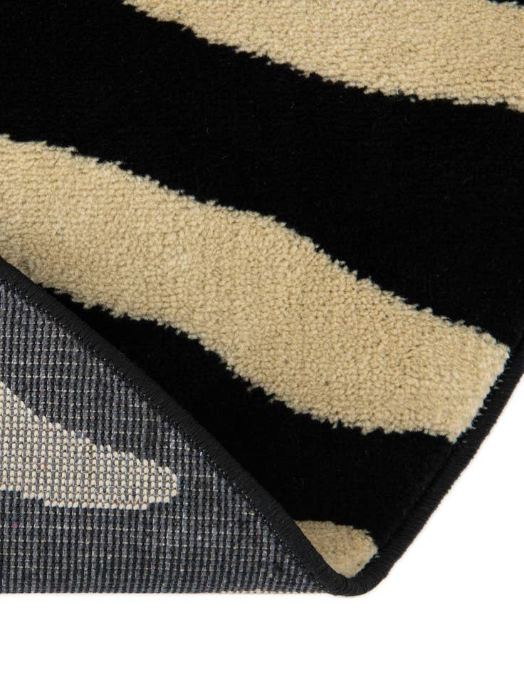 Detail image of  7' 10 x 7' 10 Savannah Round Rug