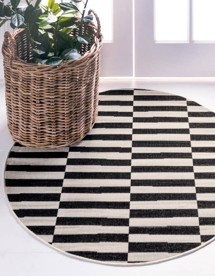 Detail image of  5' 3 x 5' 3 SoHo Round Rug