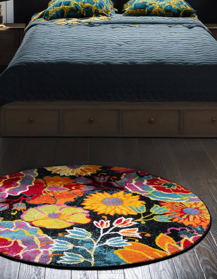 Detail image of  5' x 5' Tuscany Round Rug