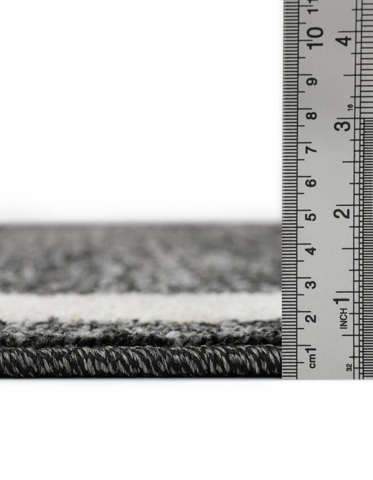 Detail image of  2' 7 x 10' Angelica Runner Rug