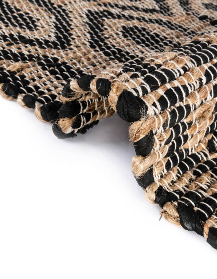 Detail image of  2' 8 x 9'  Hand Woven Chindi Jute Runner Rug