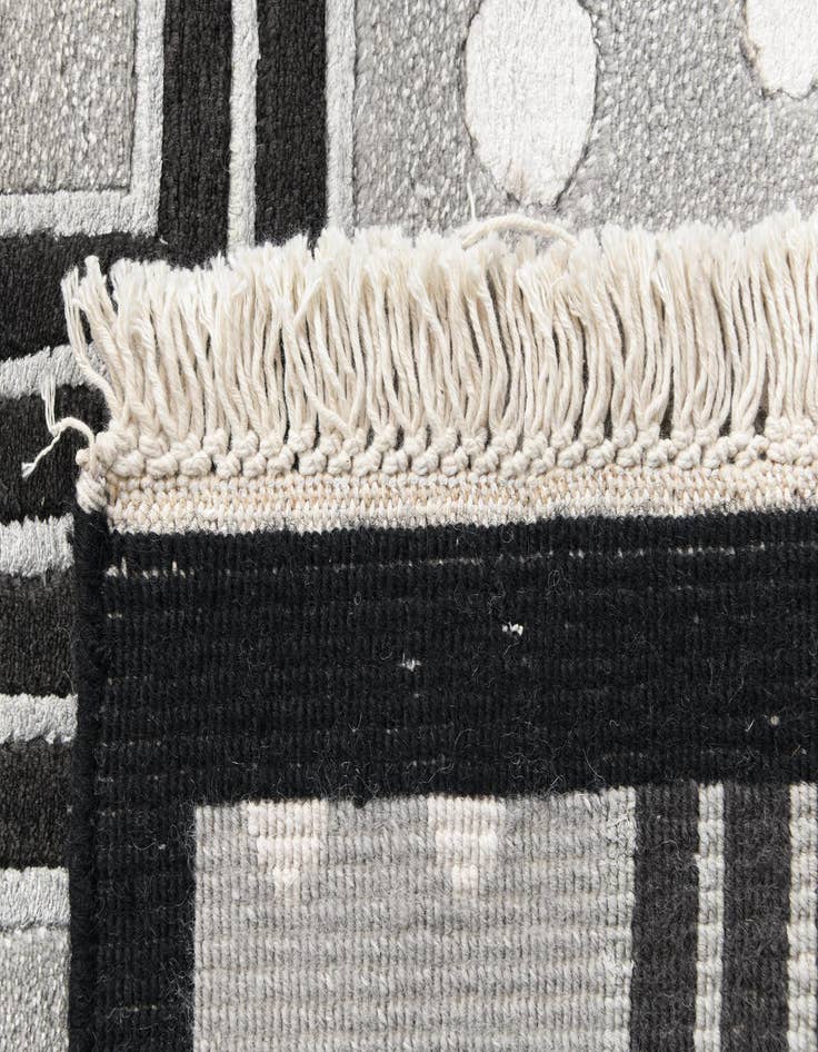 Detail image of  2' 7 x 9' 9 Darya Runner Rug