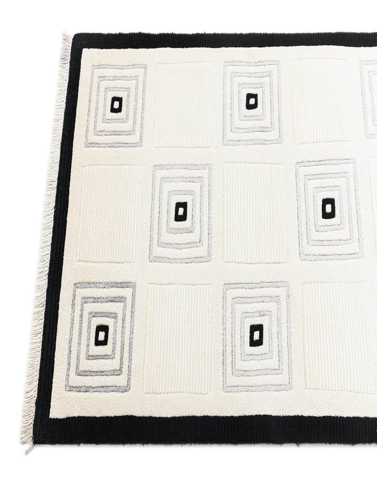 Detail image of  2' 7 x 9' 7 Darya Runner Rug