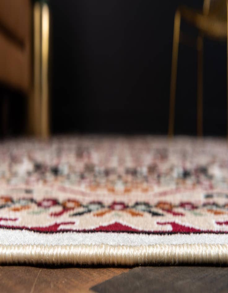Detail image of 3' x 11' 10 Gharajeh Runner Rug