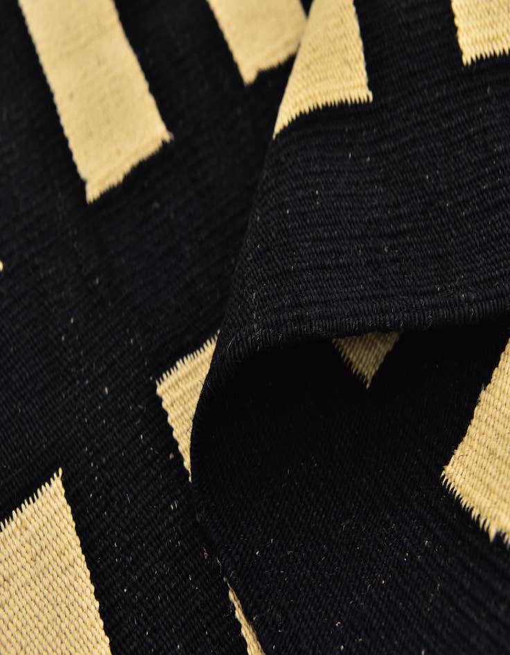 Detail image of  2' 5 x 6' 8  Hand Woven Kilim Modern Wool Runner Rug