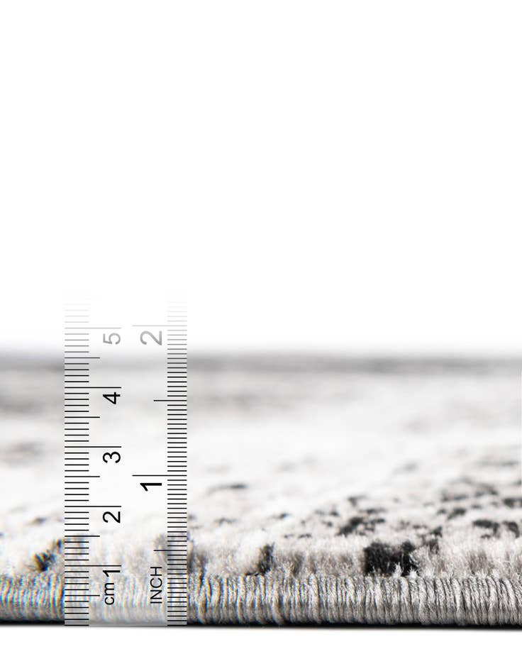 Detail image of  2' 7 x 8' Laguna Runner Rug