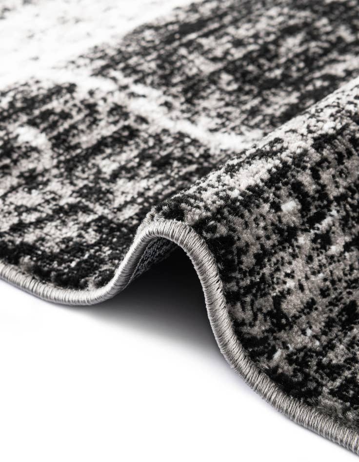 Detail image of  2' 7 x 8' Laguna Runner Rug