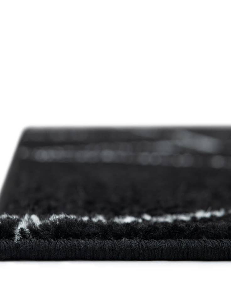 Detail image of  2' 7 x 12' Lattice Frieze Runner Rug