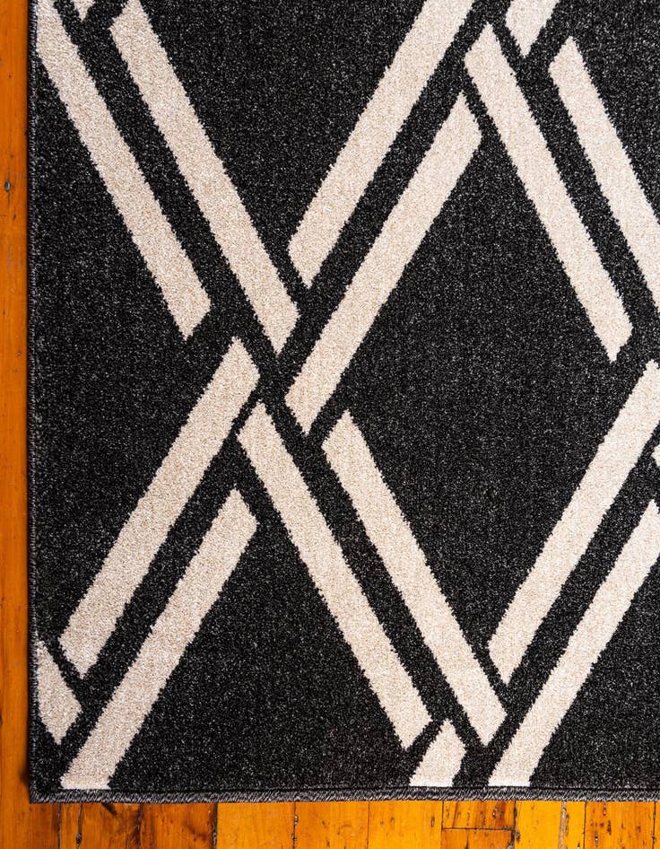 Detail image of  2' 7 x 10' Lattice Runner Rug