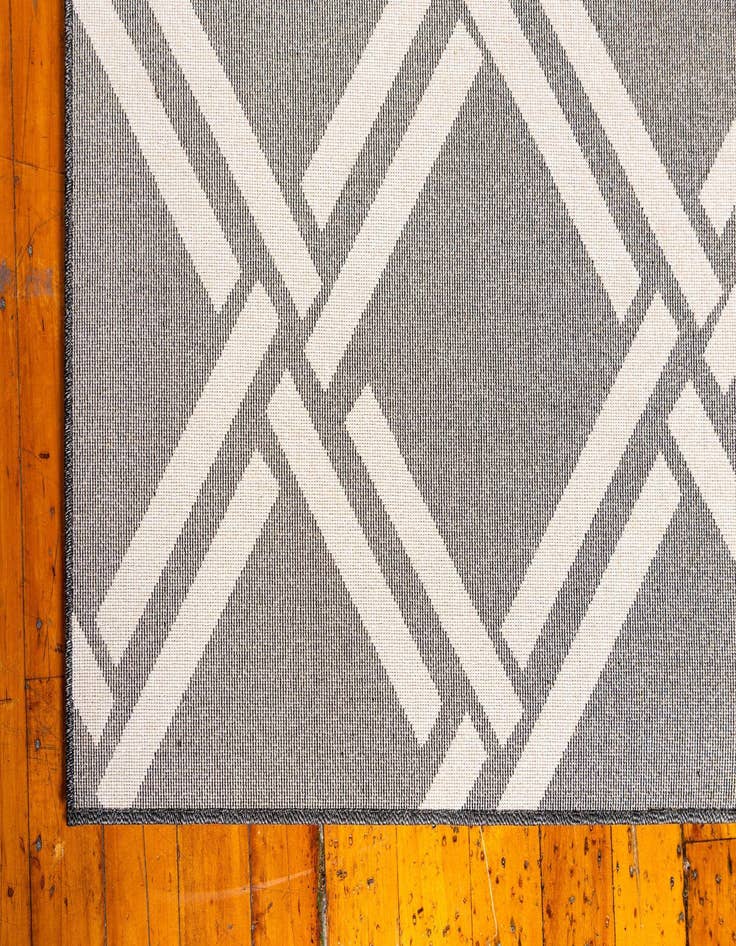 Detail image of  2' 7 x 10' Lattice Runner Rug