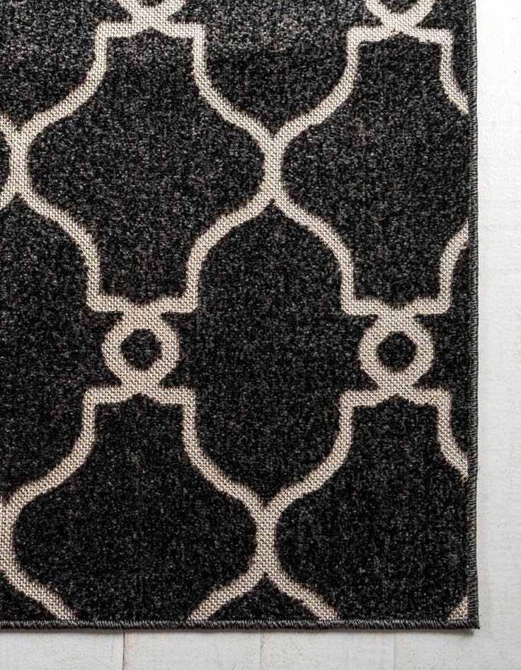 Detail image of  2' x 6'  Washable Lattice Indoor / Outdoor Runner Rug