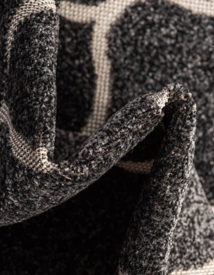 Detail image of  2' x 6'  Washable Lattice Indoor / Outdoor Runner Rug