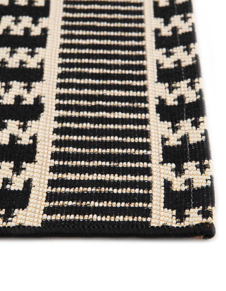 Detail image of  2' x 8'  Washable Lattice Indoor / Outdoor Runner Rug
